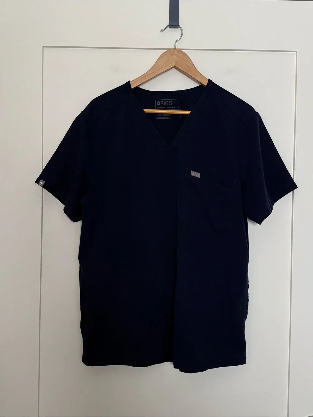 Figs Chisec Scrub Top Mens Sz M Navy Blue Medical Doctor